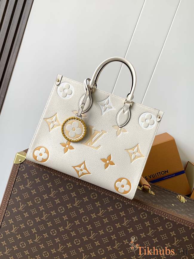 Louis Vuitton OnTheGo MM tote in the Cream Saffron colorway 34x26x13 cm - 1
