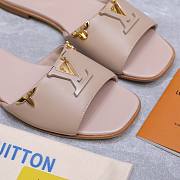 Louis Vuitton LV Capri Flat Mules in beige color - 4