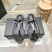 Saint Laurent Cassandra flat sandals in black patent leather - 5