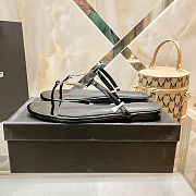 Saint Laurent Cassandra flat sandals in black patent leather - 4