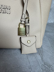 Miu Miu leather tote bag in powder beige color featuring gold-tone hardware 25.5x20x13 cm - 2