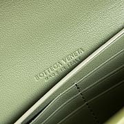 Bottega Veneta Andiamo Crocodile Clutch Matcha Bag 31x13x3cm - 2