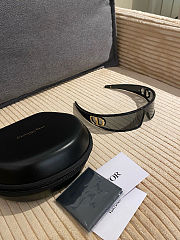 Dior VeryDior M1U Glasses - 3