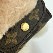 Louis Vuitton Cuddle Vivienne bag charm - 3