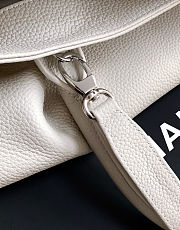 Chanel Executive Leather White Tote 24x36x14 cm - 2