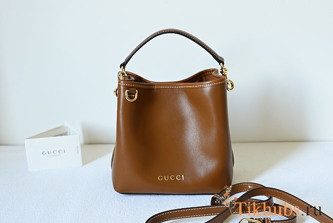 Gucci GG Emblem Small Smooth Leather Bucket Bag 19x 18x 11cm - 1
