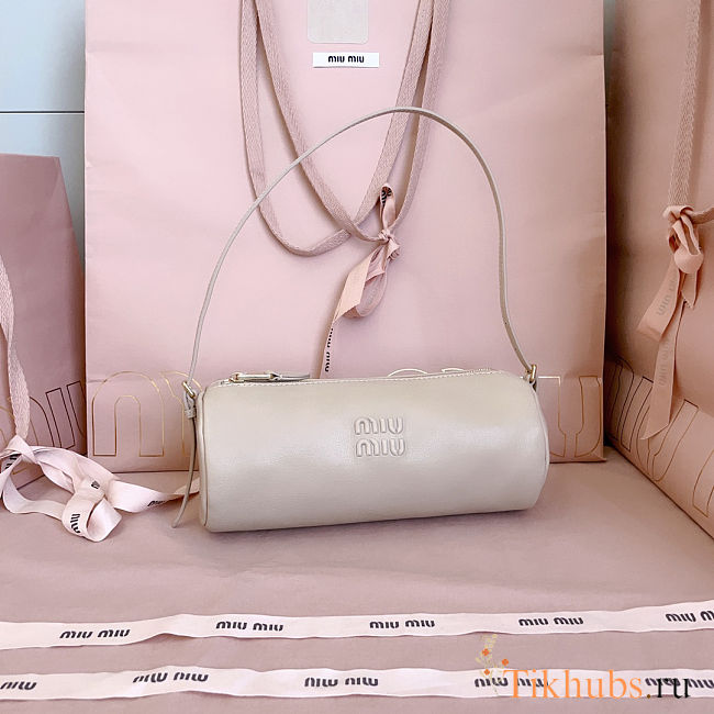 Miu Miu logo-embossed Leather Pouch Bag 22 x 9 x 9 cm - 1