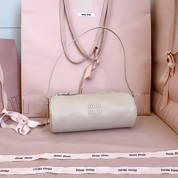 Miu Miu logo-embossed Leather Pouch Bag 22 x 9 x 9 cm