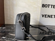 Bottega Veneta Men's BV Crossbody Bag 27x17x7cm - 5