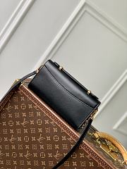 Louis Vuitton Wallet on Chain Capucines 12 x 4 x 23 cm - 4