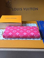 Louis Vuitton Zippy Wallet in a vibrant pink monogram denim 19.5 x 10.5 x 2.5 cm - 5