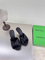 Bottega Veneta Blink mules in black leather with a twisted intrecciato 1.5cm - 1
