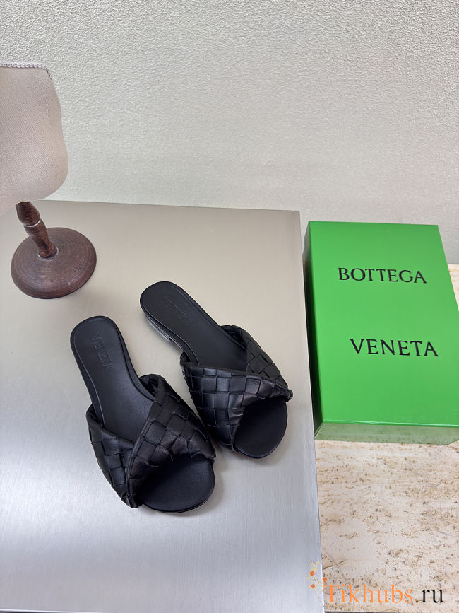 Bottega Veneta Blink Intrecciato leather slides in black  - 1