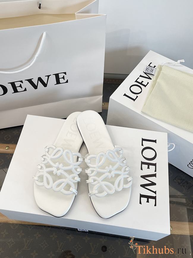 LOEWE Petal Anagram slide in soft calf skin White  - 1