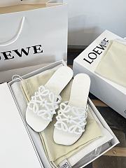 LOEWE Petal Anagram slide in soft calf skin White  - 5