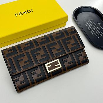 Fendi Baguette Continental With Chain 19x10.5x3.5cm