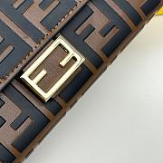 Fendi Baguette Continental With Chain 19x10.5x3.5cm - 5
