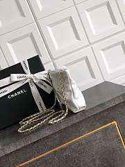 Chanel Clutch With Chain White Lambskin 24x14x5cm - 4