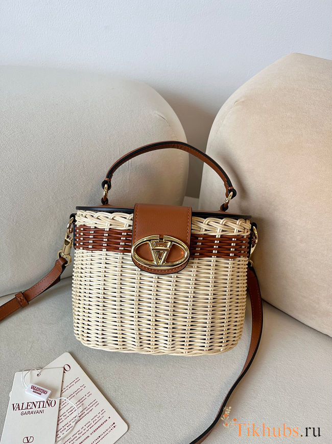 Valentino Garavani VLogo Signature Wicker Vanity Bag 19 x 13.5 x 13cm - 1
