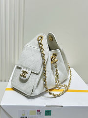 Chanel 25 Small Handbag White 20x22x12.5cm - 3
