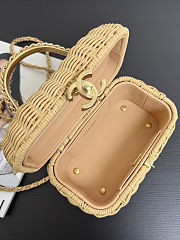 Chanel Braided Rattan Vanity Case Tan Rattan Gold 20x11x12cm - 2