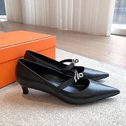 Hermes Calfskin Kiara 40 Pumps Black - 2