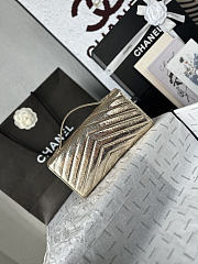 Chanel Chevron Clutch Metallic Gold 10x26x5cm - 4