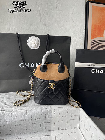 Chanel Suede Shiny Lambskin Quilted Top Handle Clutch 18x17x6cm