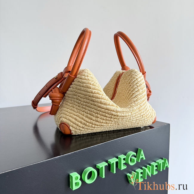 Bottega Veneta Loop Top Handle Bag in Raffia and Leather 19x12x9cm - 1