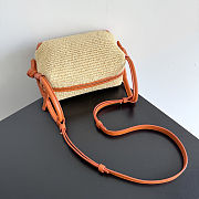 Bottega Veneta Loop Top Handle Bag in Raffia and Leather 19x12x9cm - 4