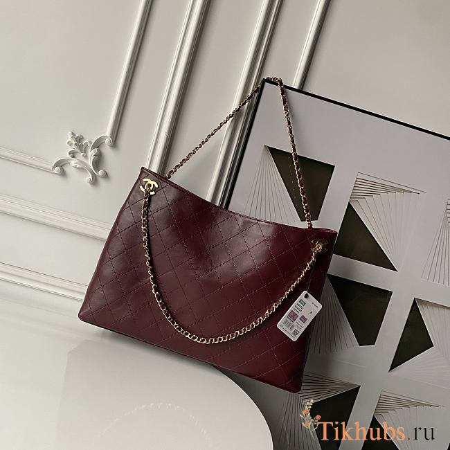 Chanel Shopping Bag in Lambskin & Gold-Tone Metal Red 40×28×9.5cm - 1