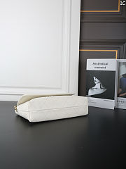 Chanel Trendy CC Medium LambWhite 29×17cm - 3