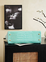 Chanel Small Crocodile Embossed Calfskin & Gold-Tone Metal 20x40x13cm - 4