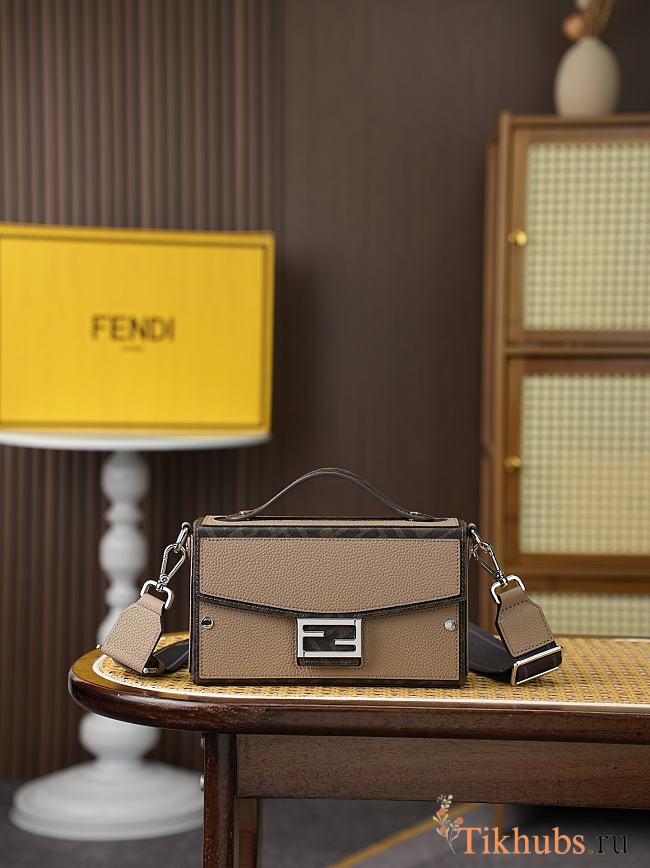 Fendi Baguette Soft Trunk 21.5x6.5x12cm - 1