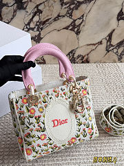 Dior Book Tote with Strap in the white multicolor Daisy Garden 24x20cm - 1