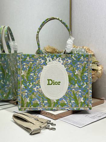 Dior Book Tote features the Multicolor Lily of the Valley embroidery 36×28 cm