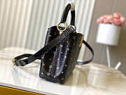 Louis Vuitton Capucines Lizard leather with Monogram studs Bag 27x18x9 cm - 6