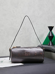 Miu Miu Nappa leather pouch Embossed-Logo Cylinder Bag 21.5 x 9 x 9cm - 1