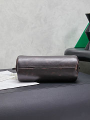 Miu Miu Nappa leather pouch Embossed-Logo Cylinder Bag 21.5 x 9 x 9cm - 5