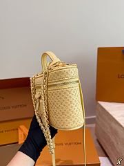 Louis Vuitton Vanity Chain Pouch Banane Yellow 19x13cm - 5
