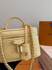 Louis Vuitton Vanity Chain Pouch Banane Yellow 19x13cm - 4