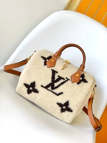 Louis Vuitton Speedy Bandoulière 25 Shearling White Bag 25.0x19.0x15.0cm