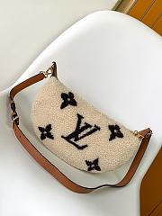 Louis Vuitton Over The Moon 27.5x16.0x7.0 cm - 6