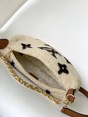 Louis Vuitton Over The Moon 27.5x16.0x7.0 cm - 5