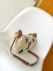 Louis Vuitton Over The Moon 27.5x16.0x7.0 cm - 4