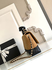 Chanel Large Flap Bag with Top Handle in Black and Beige 18x29x8cm - 4