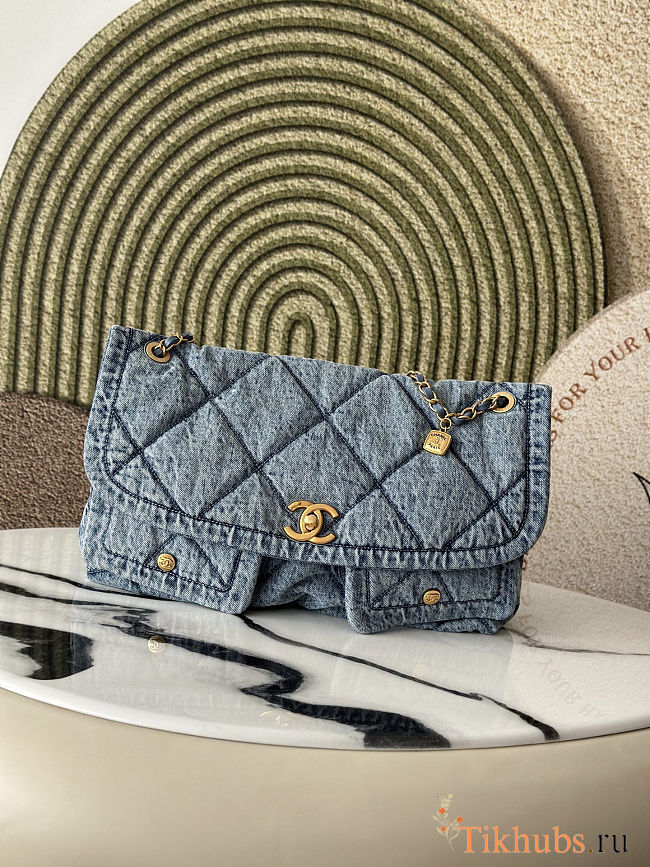 Chanel Washed Denim Quilted Maxi Flap Bag 27x47x10cm - 1