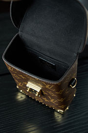 Louis Vuitton Camera Box 12.5 x 17.6 x 6 cm - 6