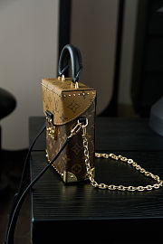 Louis Vuitton Camera Box 12.5 x 17.6 x 6 cm - 5