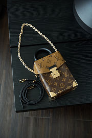 Louis Vuitton Camera Box 12.5 x 17.6 x 6 cm - 4
